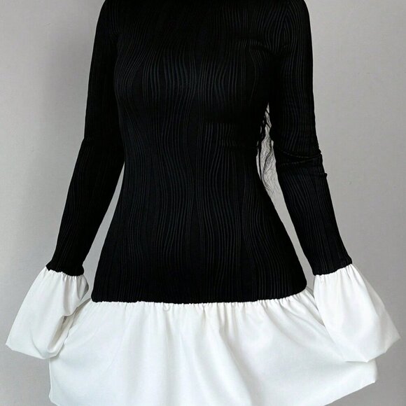 Black And White Elegant Women's Romantic Round Neck Contrast Color Dress - Picture 3 of 5